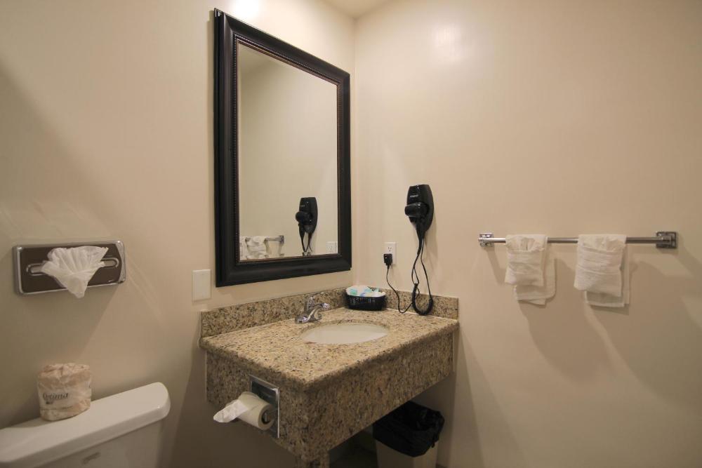 Queen Room interior