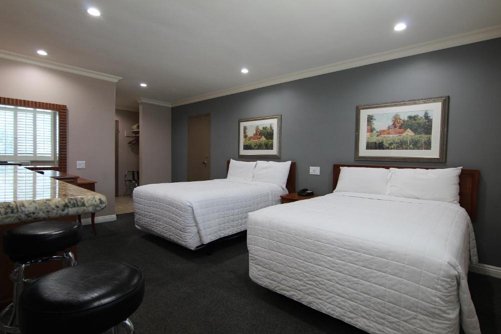 Deluxe Family Room interior